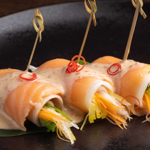 Arrollados de salmón